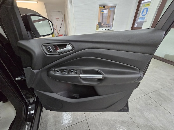 Used Ford Kuga 2015 for sale - 76148318: Photo 13