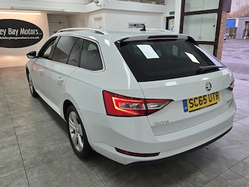 Used Skoda Superb 2015 for sale - 77250901: Photo