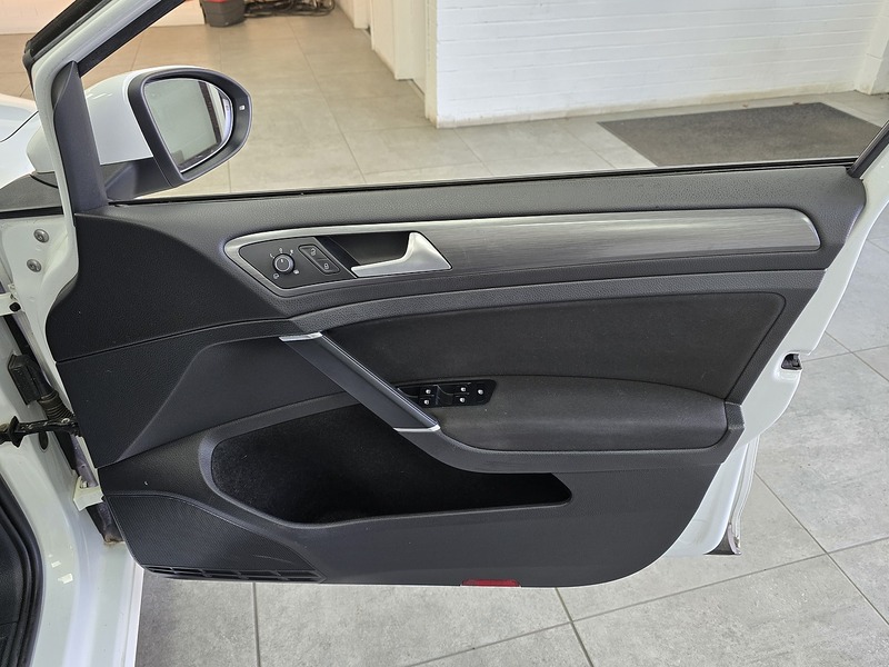 Used Volkswagen Golf 2018 for sale - 76288030: Photo 14