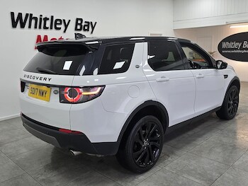 Used Land Rover Discovery Sport 2017 for sale - 77494376: Photo