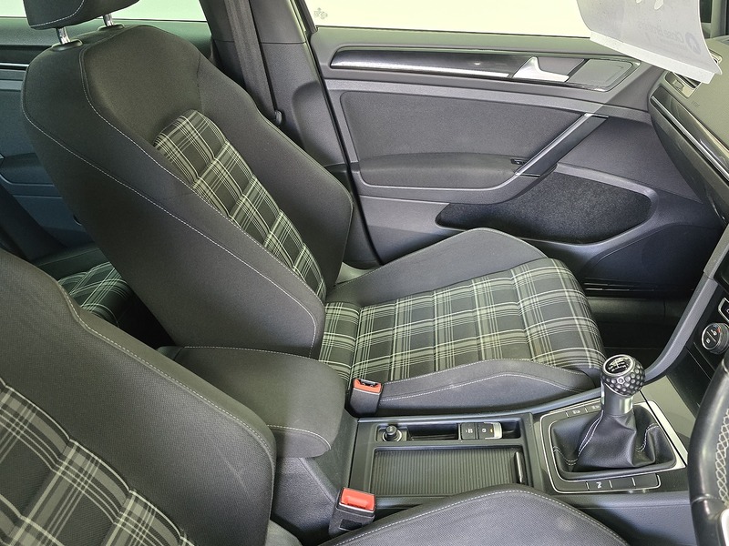 Used Volkswagen Golf 2015 for sale - 76403231: Photo 8