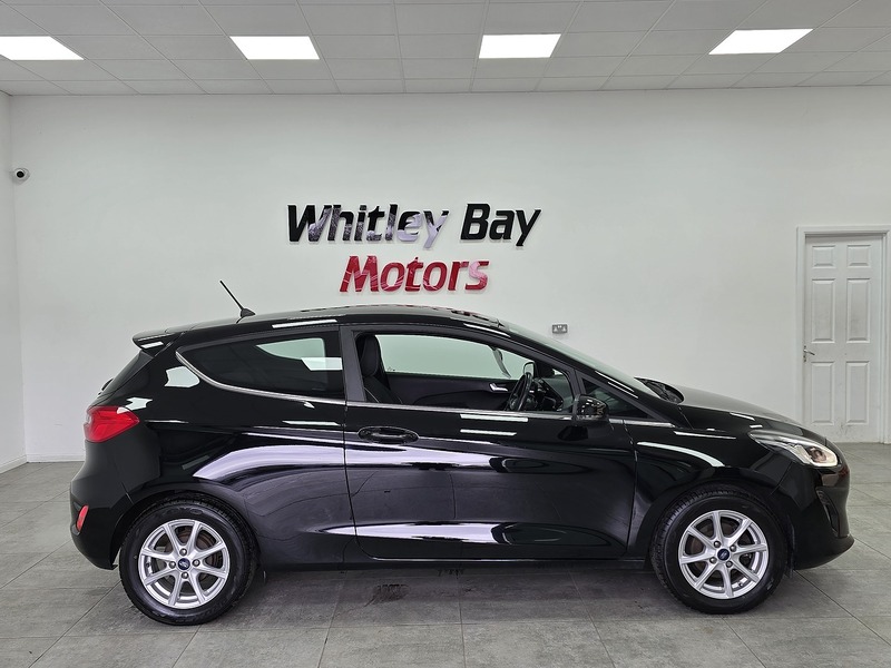 Used Ford Fiesta 2018 for sale - 76686818: Photo 2