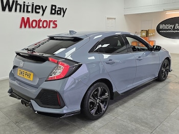 Used Honda Civic 2018 for sale - 76510370: Photo