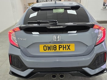 Used Honda Civic 2018 for sale - 76510370: Photo