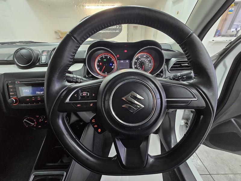 Used Suzuki Swift 2018 for sale - 76863531: Photo 9