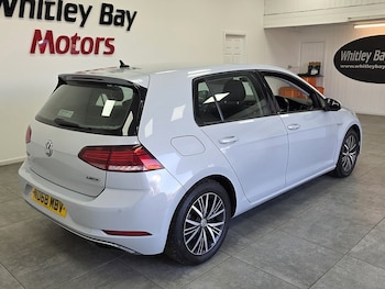 Used Volkswagen Golf 2019 for sale - 78107333: Photo
