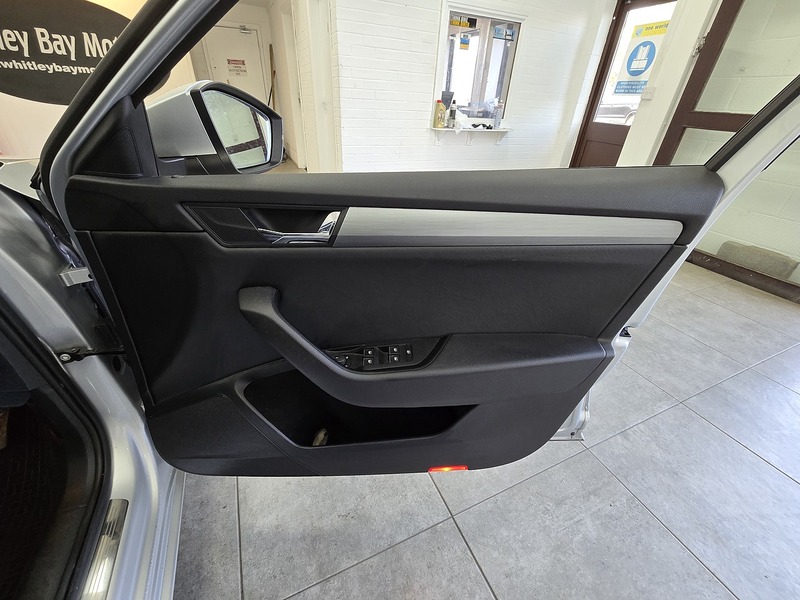 Used Skoda Superb 2016 for sale - 76542856: Photo 13