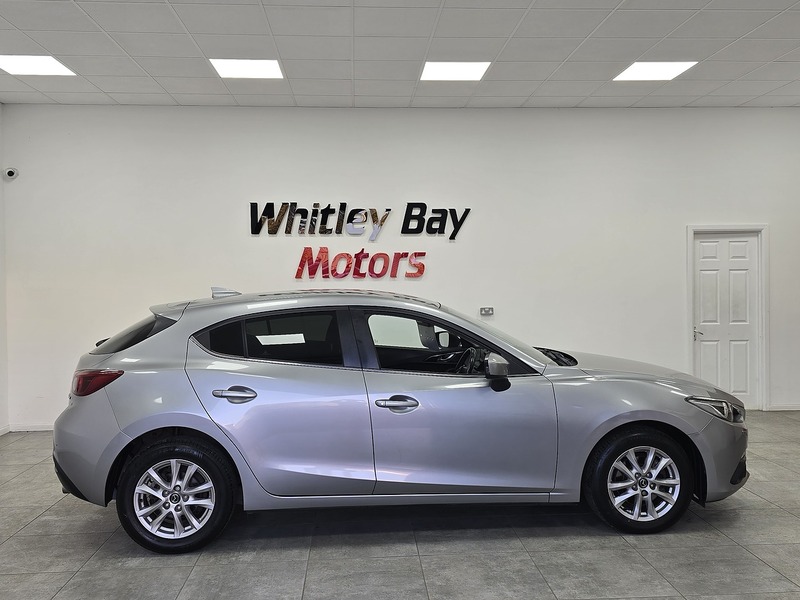Used Mazda Mazda3 2016 for sale - 77250832: Photo 2