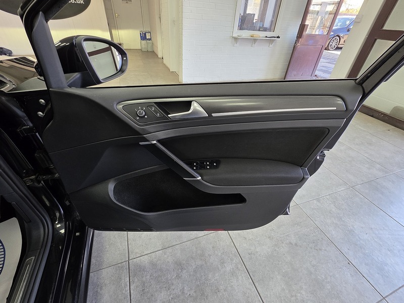 Used Volkswagen Golf 2017 for sale - 78069442: Photo 13