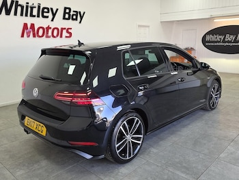 Used Volkswagen Golf 2017 for sale - 78069442: Photo