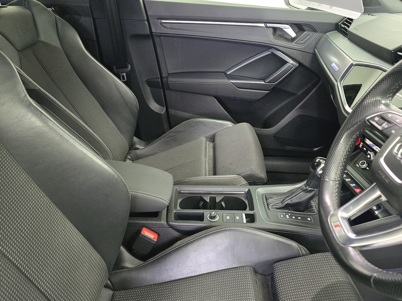 Used Audi Q3 2020 for sale - 76736451: Photo 8