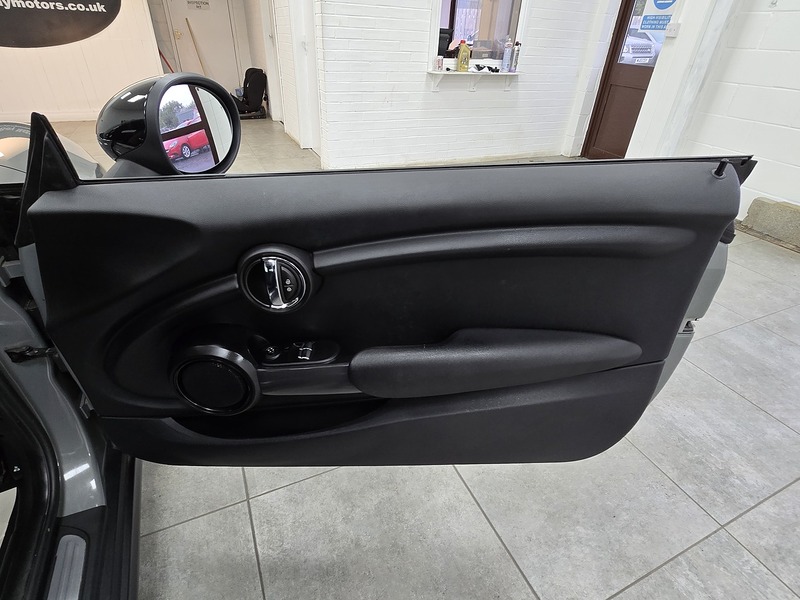 Used MINI Hatch 2018 for sale - 76352987: Photo 14