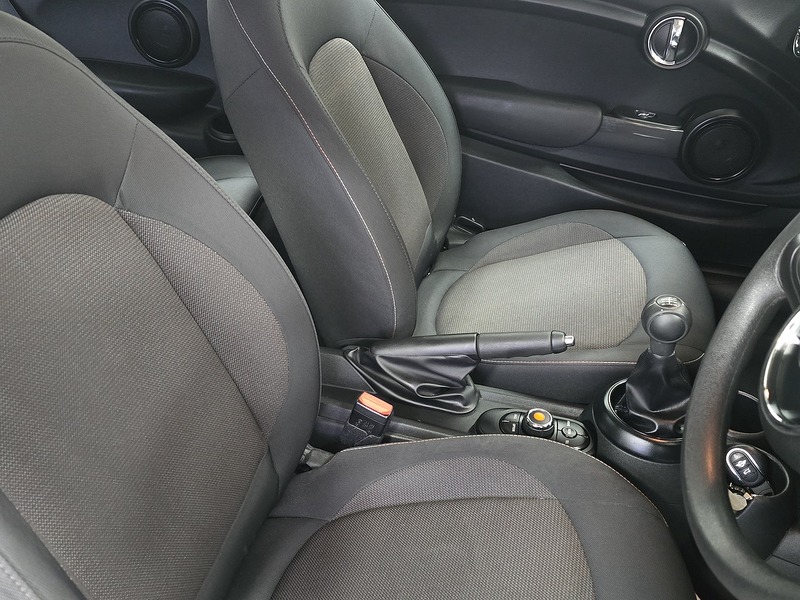 Used MINI Hatch 2018 for sale - 76352987: Photo 8