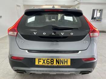 Used Volvo V40 Cross Country 2018 for sale - 74784343: Photo