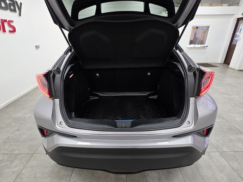 Used Toyota C-HR 2017 for sale - 77651154: Photo 17