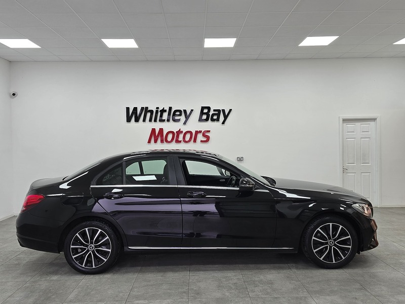 Used Mercedes-Benz C Class 2019 for sale - 76510324: Photo 2