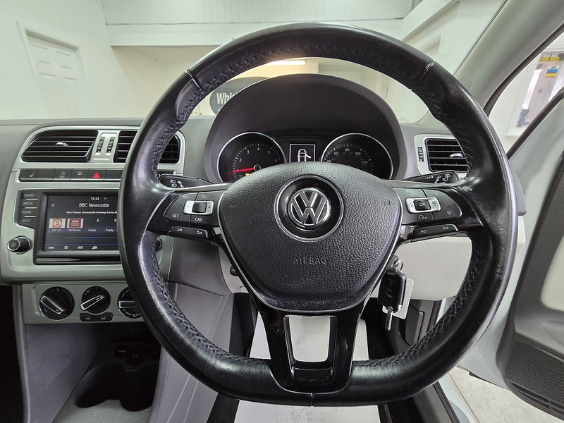 Used Volkswagen Polo 2017 for sale - 77873303: Photo 9