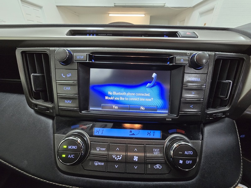 Used Toyota RAV4 2015 for sale - 77324505: Photo 11