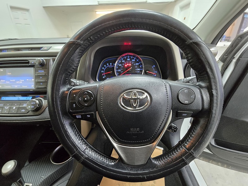 Used Toyota RAV4 2015 for sale - 77324505: Photo 9