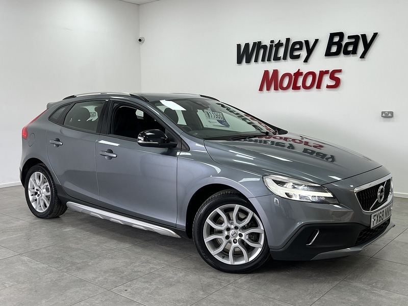 Used Volvo V40 2018 for sale - 76057086: Photo 1