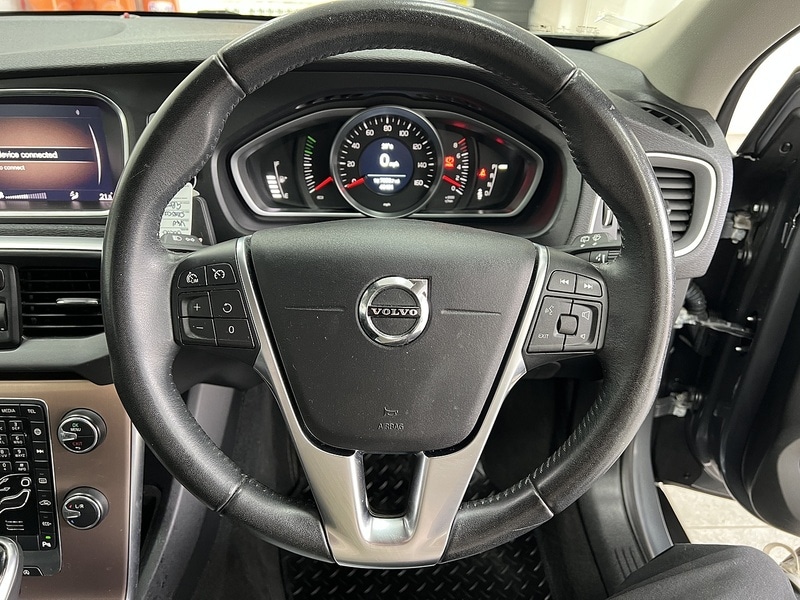Used Volvo V40 2018 for sale - 76057086: Photo 11