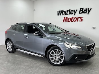 Used Volvo V40 2018 for sale - 76057086: Photo