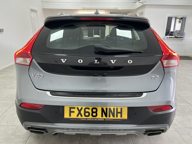 Used Volvo V40 2018 for sale - 76057086: Photo 4