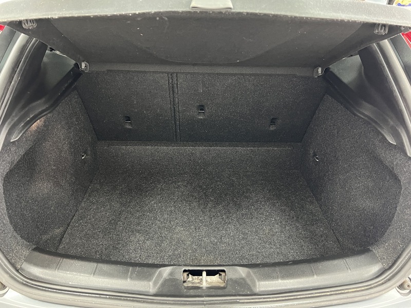 Used Volvo V40 2018 for sale - 76057086: Photo 5