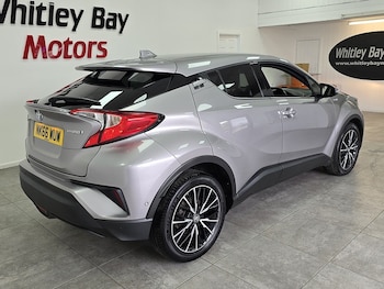 Used Toyota C-HR 2017 for sale - 75549098: Photo