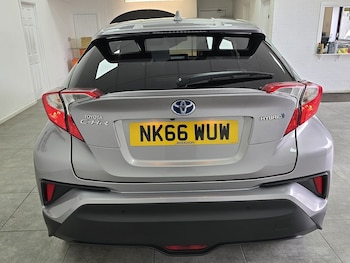 Used Toyota C-HR 2017 for sale - 75549098: Photo