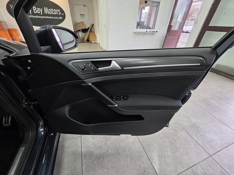 Used Volkswagen Golf 2018 for sale - 77720637: Photo 14