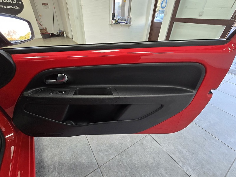 Used Volkswagen up! 2014 for sale - 76628510: Photo 11