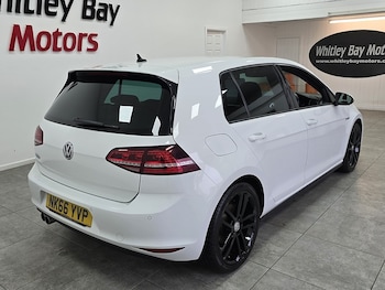 Used Volkswagen Golf 2016 for sale - 77384796: Photo