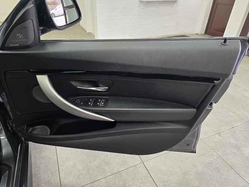 Used BMW 3 Series Gran Turismo 2019 for sale - 76798826: Photo 14