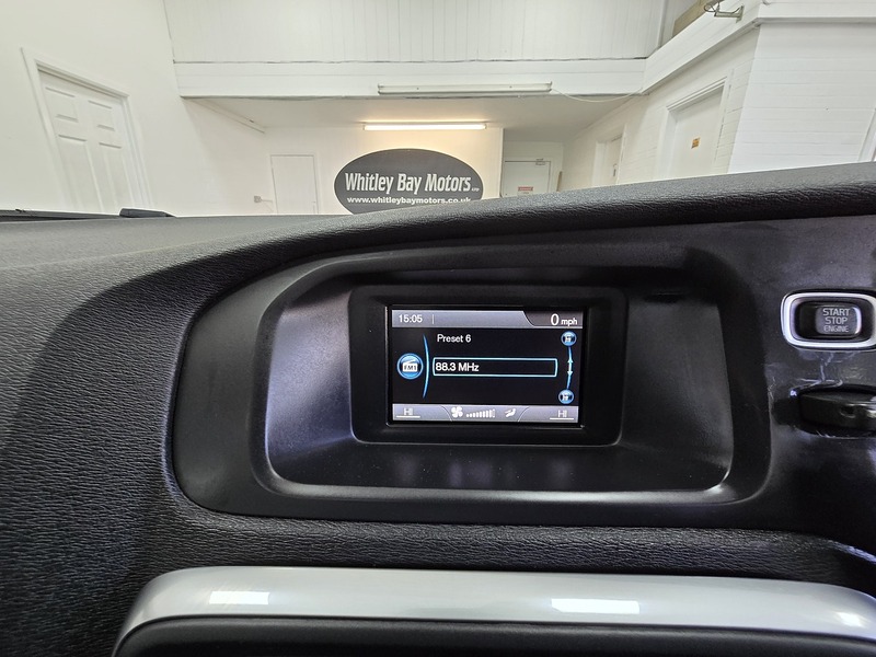 Used Volvo V40 2016 for sale - 76057099: Photo 10