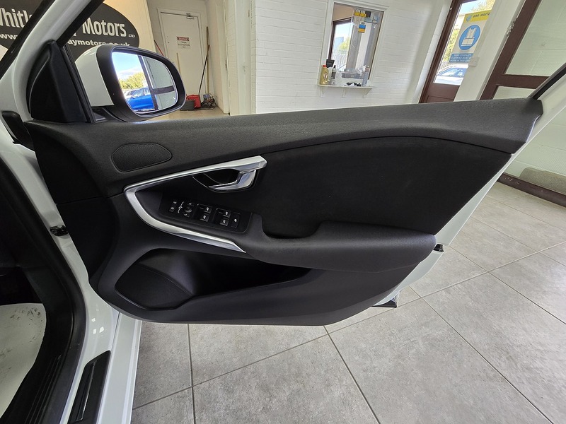 Used Volvo V40 2016 for sale - 76057099: Photo 12