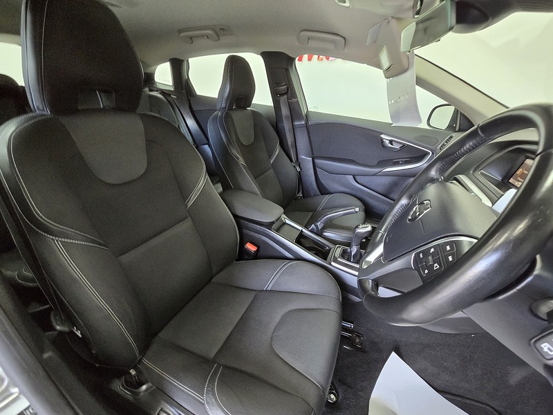 Used Volvo V40 2016 for sale - 76057099: Photo 13