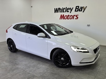 Used Volvo V40 2016 for sale - 76057099: Photo
