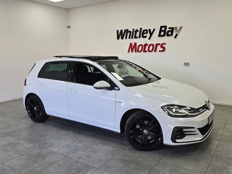 Used Volkswagen Golf 2017 for sale - 76694307: Photo 1
