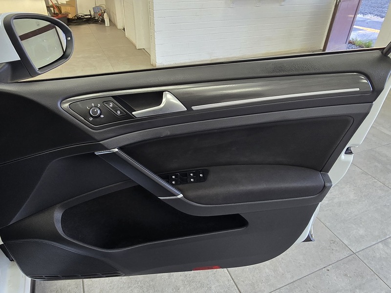 Used Volkswagen Golf 2017 for sale - 76694307: Photo 12
