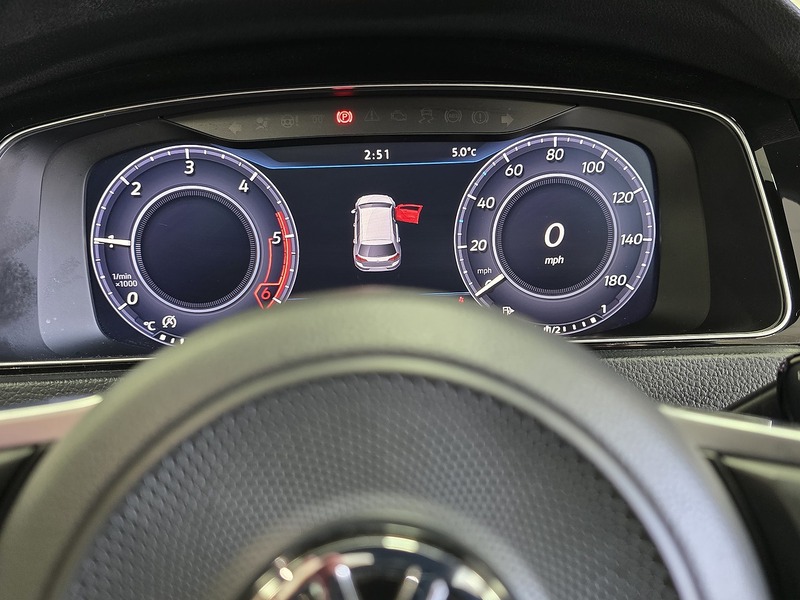 Used Volkswagen Golf 2017 for sale - 76694307: Photo 9