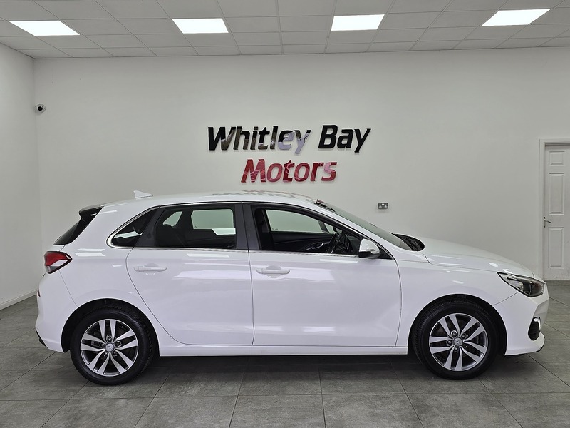 Used Hyundai i30 2018 for sale - 76386790: Photo 2