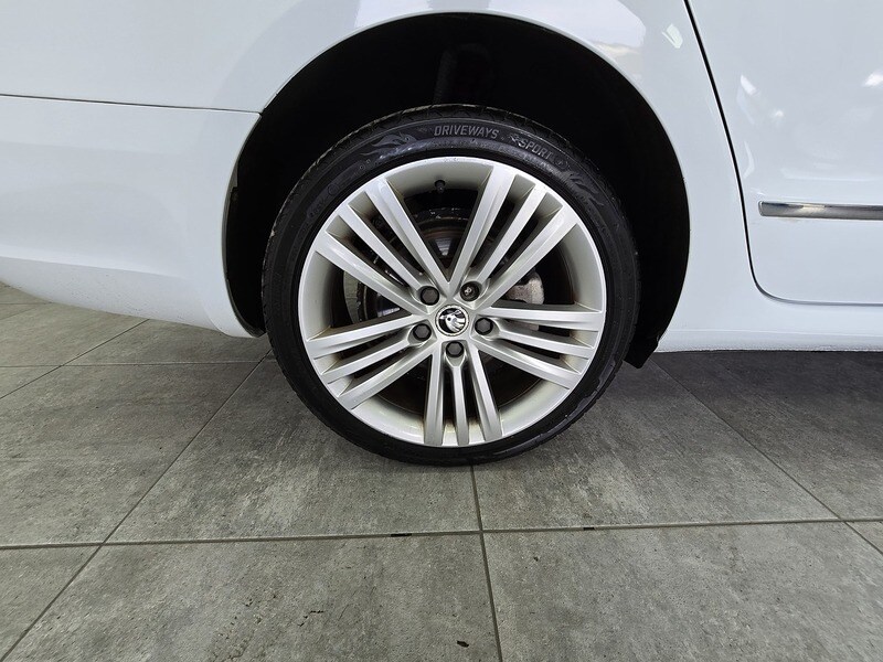 Used Skoda Superb 2015 for sale - 76163637: Photo 19
