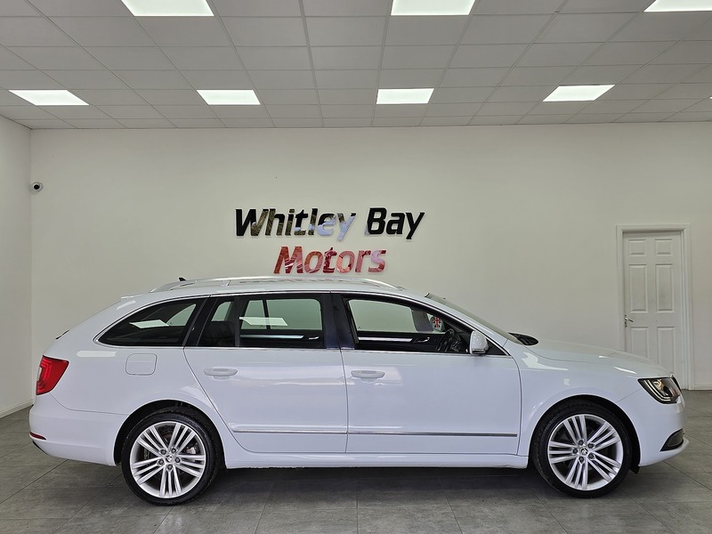 Used Skoda Superb 2015 for sale - 76163637: Photo 2