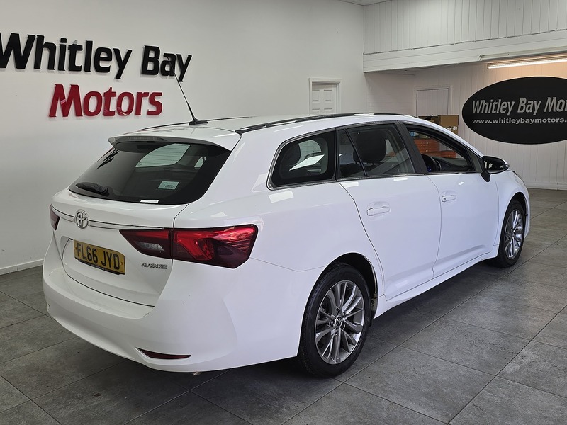 Used Toyota Avensis 2016 for sale - 77324499: Photo 3