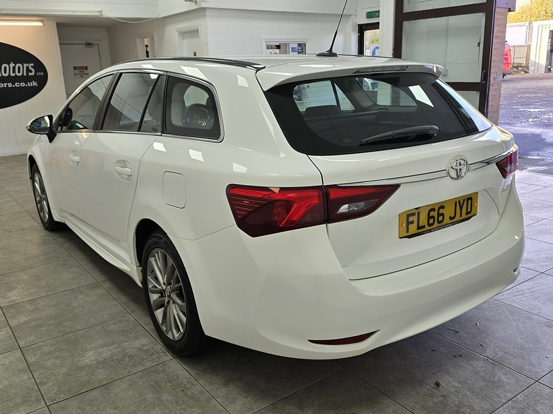 Used Toyota Avensis 2016 for sale - 77324499: Photo 5