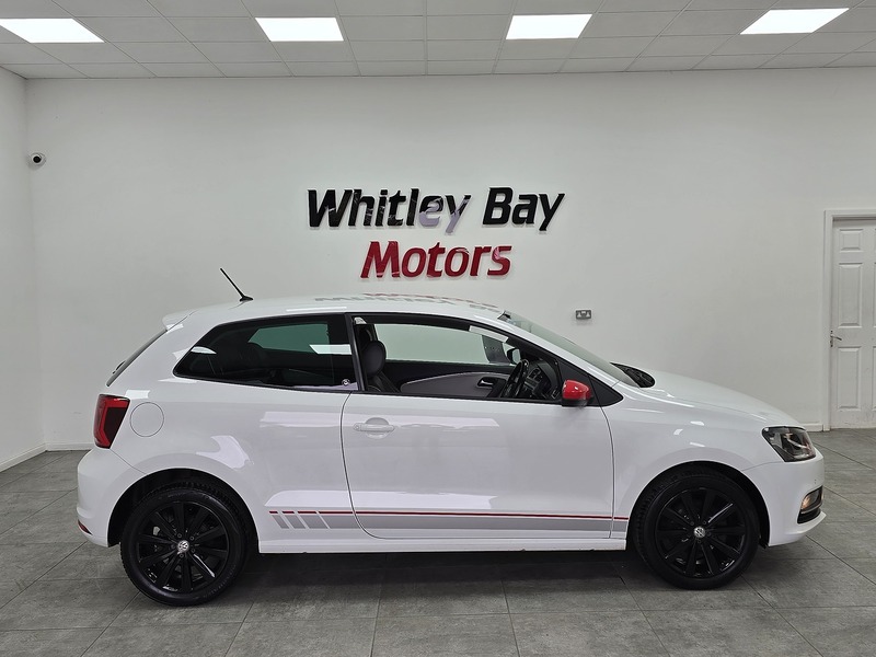 Used Volkswagen Polo 2017 for sale - 76383118: Photo 2