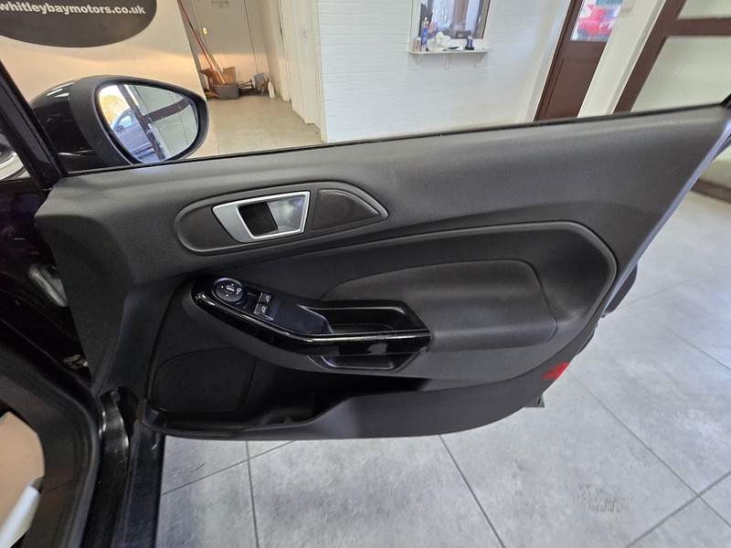 Used Ford Fiesta 2013 for sale - 76698997: Photo 12