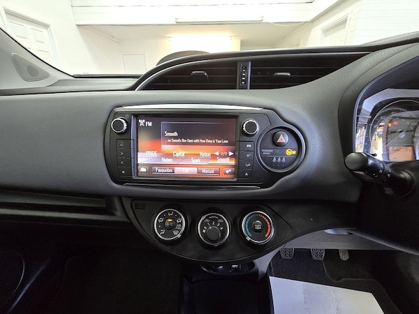 Used Toyota Yaris 2015 for sale - 76027076: Photo 11