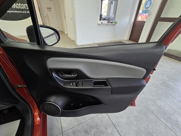 Used Toyota Yaris 2015 for sale - 76027076: Photo 12